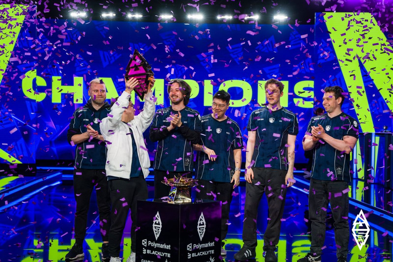 Team Liquid после победы на BLAST SLAM VI