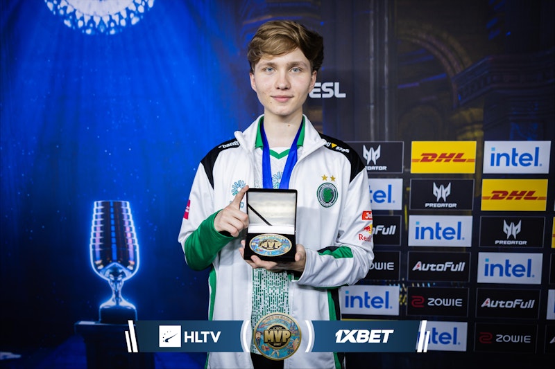 m0NESY, высоко оценивший игру blaksxy666 после матча на FACEIT