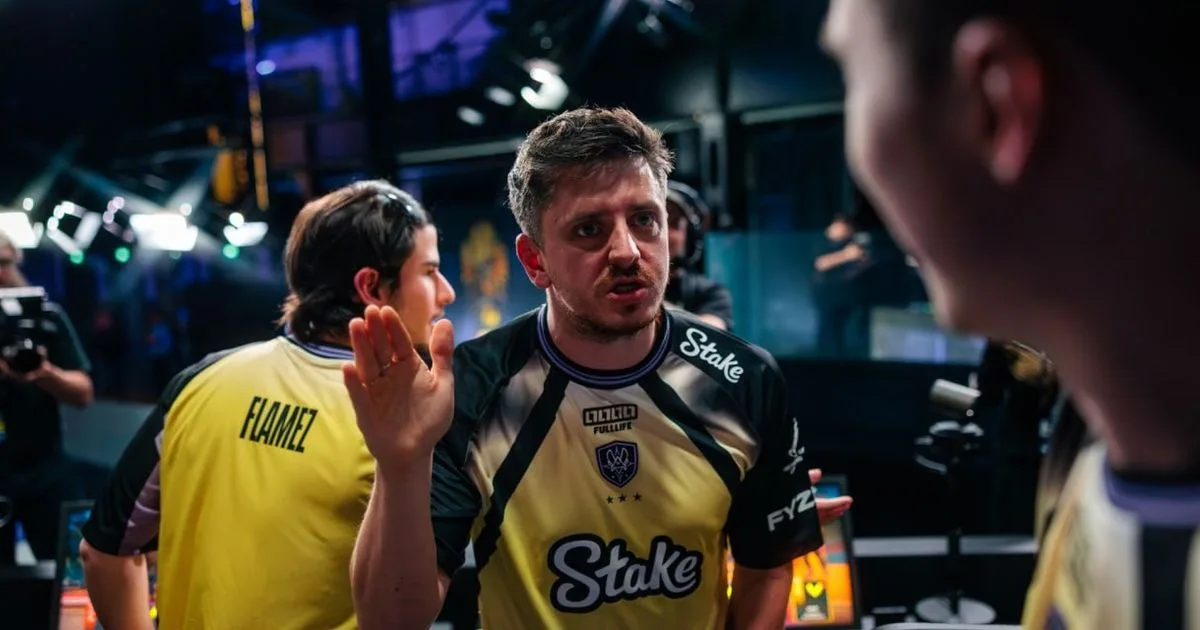 Игроки Vitality, в том числе flameZ, на сцене StarSeries Fall 2026