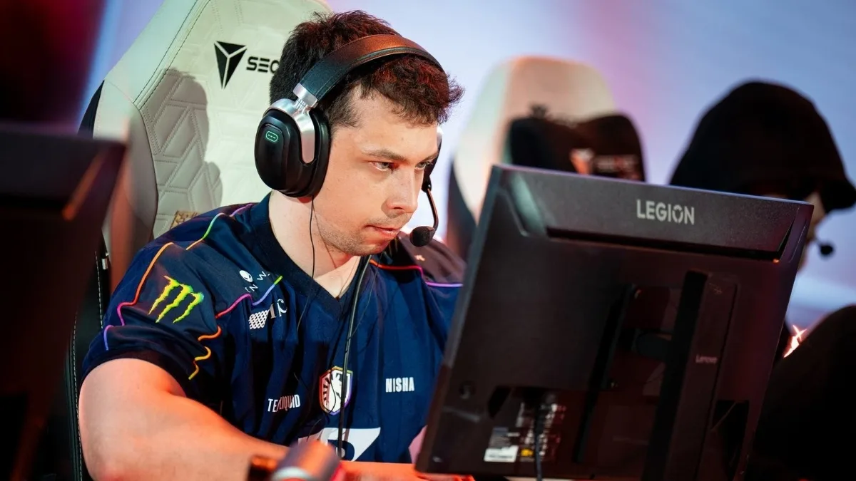 Михал «Nisha» Янковский в форме Team Liquid