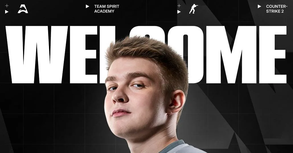 Алексей «Qikert» Голубев на фоне надписи Welcome от Team Spirit Academy